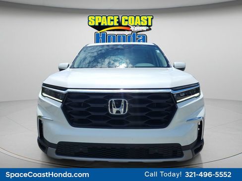 Certified 2025 Honda Pilot EX-L image 4
