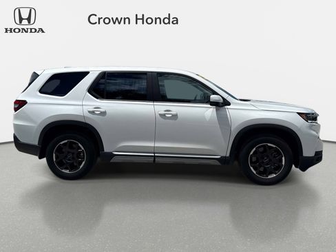Used 2025 Honda Pilot EX-L image 5
