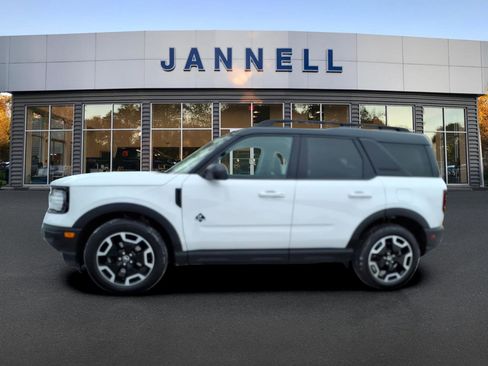 Used 2022 Ford Bronco Sport Outer Banks w/ Tech Package AWD/4WD image 8