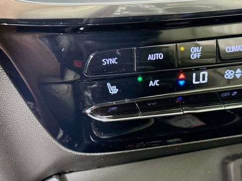 Used 2024 Buick Encore GX Avenir w/ Avenir Technology Package AWD/4WD image 27