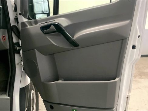 Used 2016 Mercedes-Benz Sprinter 2500 image 25