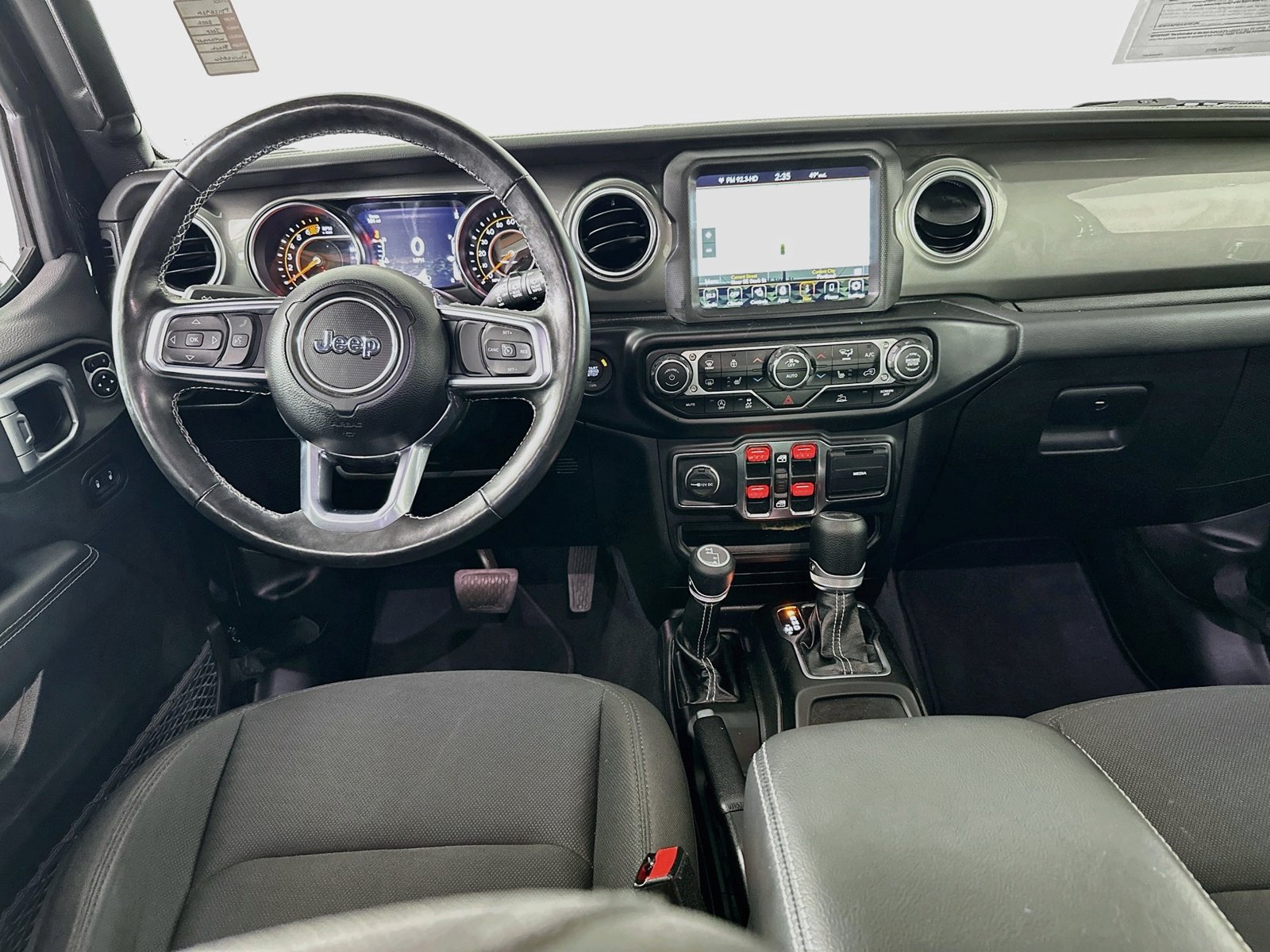 Used 2022 Jeep Wrangler Unlimited Sahara w/ Cold Weather Group AWD/4WD image 23
