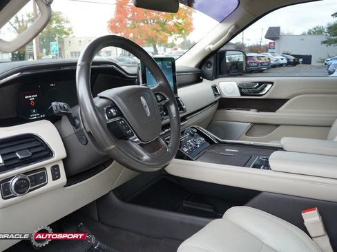 Used 2019 Lincoln Navigator L Reserve image 21