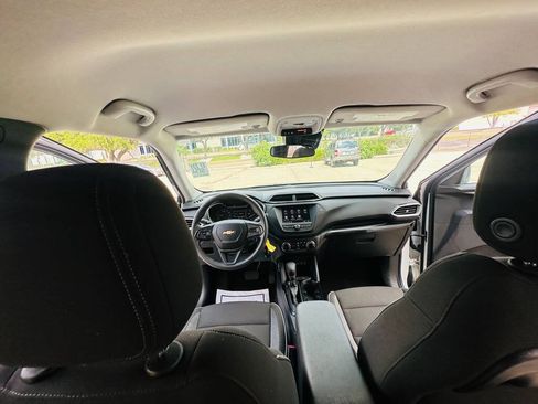 Used 2021 Chevrolet TrailBlazer LS FWD image 22