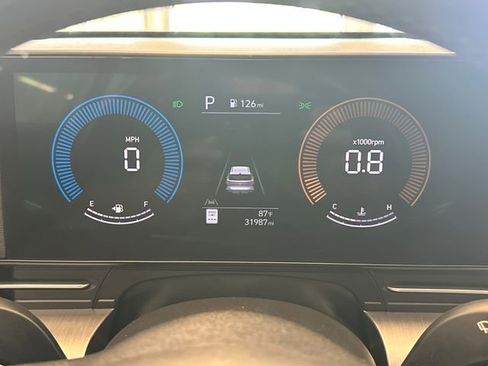 Used 2025 Hyundai Kona SEL AWD/4WD image 33