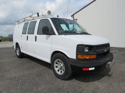 Used 2014 Chevrolet Express 1500 RWD image 9