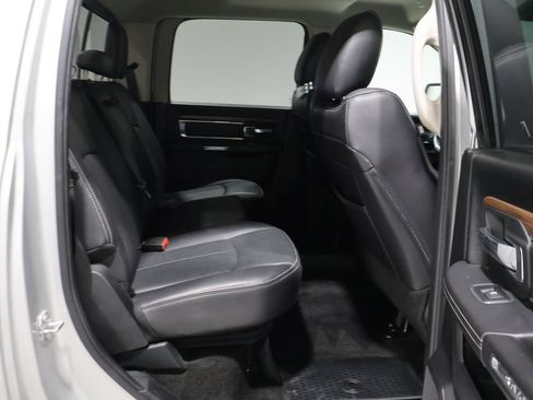Used 2018 RAM 1500 Laramie AWD/4WD image 18
