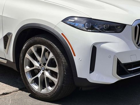 Used 2024 BMW X5 xDrive40i w/ Premium Package AWD/4WD image 9