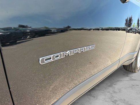 Used 2020 Jeep Compass Latitude w/ Popular Equipment Group AWD/4WD image 12