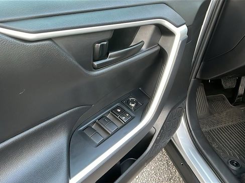 Used 2025 Toyota RAV4 LE image 12