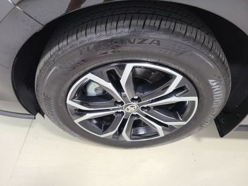 Certified 2025 Toyota Sienna Platinum AWD/4WD image 43