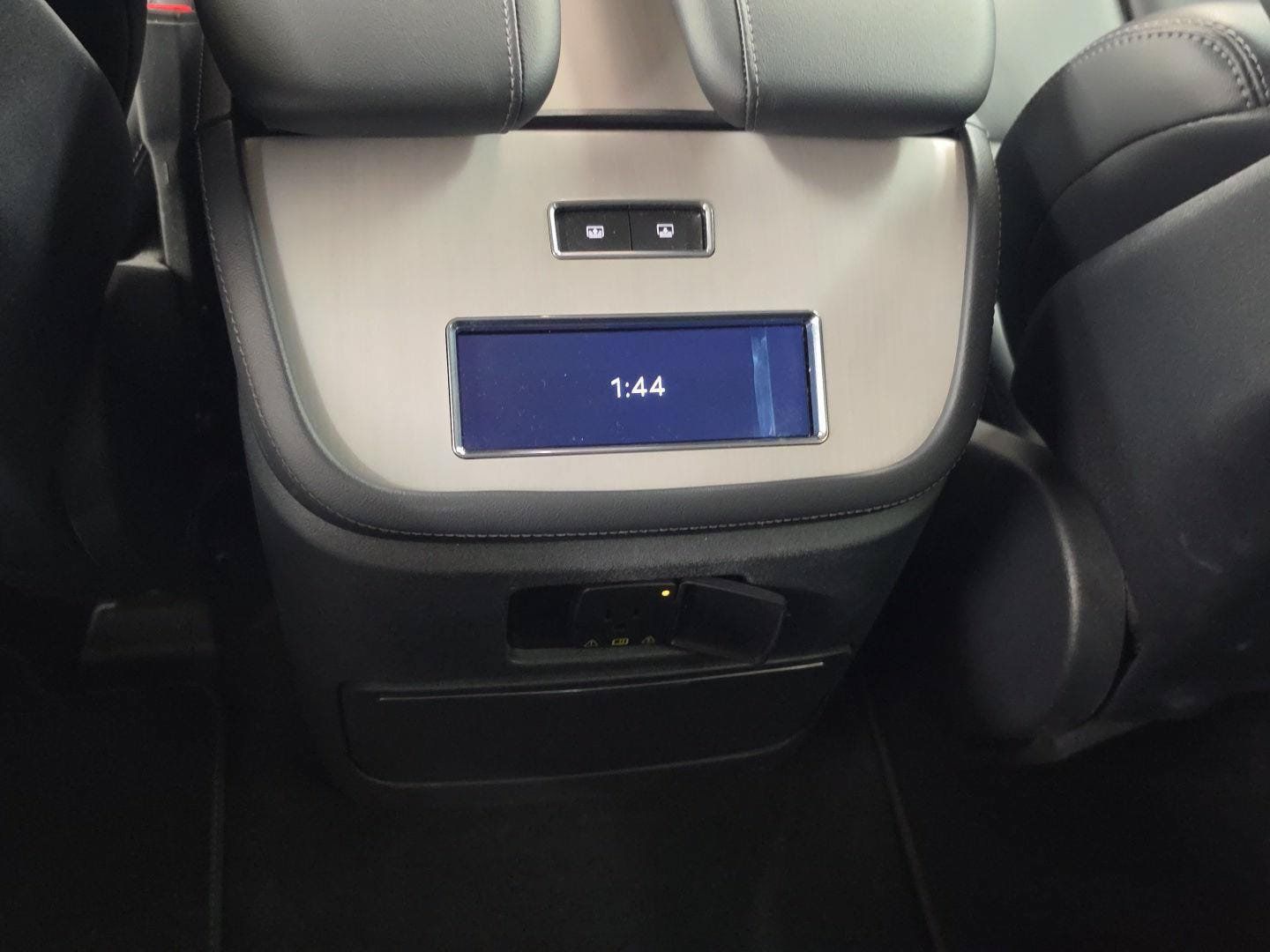 Certified 2025 Lincoln Navigator Reserve AWD/4WD image 15