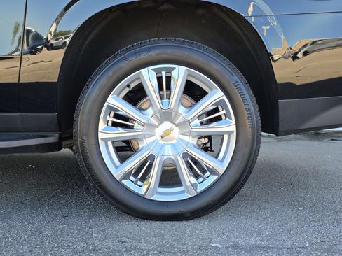 Used 2024 Chevrolet Suburban High Country w/ Advanced Technology Package image 54