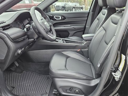 New 2026 Jeep Compass Latitude image 10