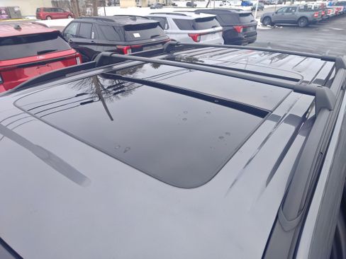 Used 2021 Ford Explorer XLT w/ Equipment Group 202A image 19