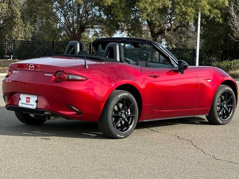 Used 2023 MAZDA MX-5 Miata Sport image 4