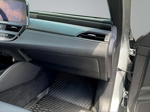 Used 2023 Lexus ES 350 w/ ES 350 Ultra Luxury Package FWD image 28