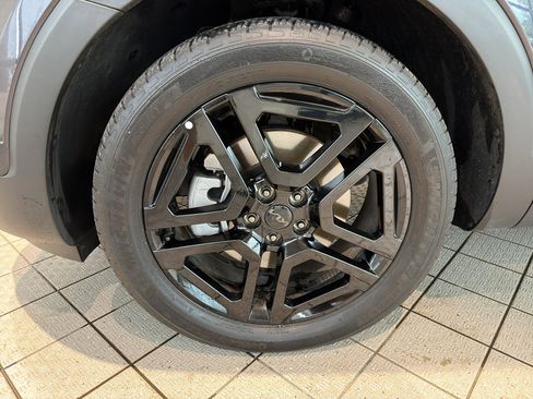 Used 2025 Kia Telluride SX X-Line AWD/4WD image 9