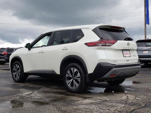 Used 2022 Nissan Rogue SV image 5