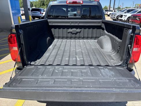 Used 2019 Chevrolet Colorado Z71 AWD/4WD image 6