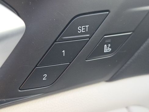 Used 2022 BMW X5 xDrive40i w/ M Sport Package image 20