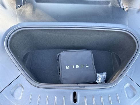 Used 2022 Tesla Model S Base image 18