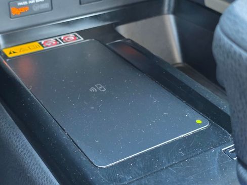 Used 2025 Toyota Camry LE image 30