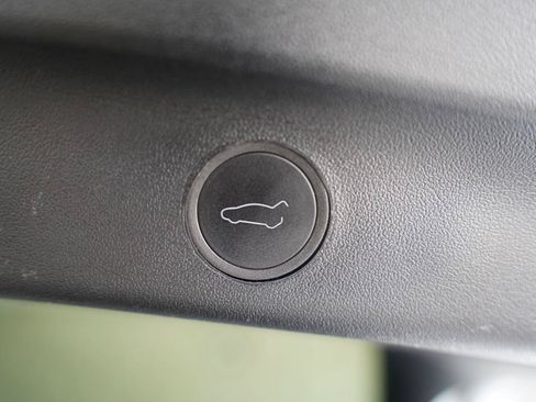 Used 2024 Tesla Model Y Performance AWD/4WD image 36