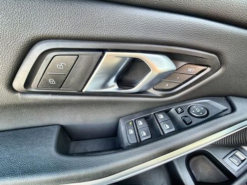 Used 2025 BMW 330i Sedan image 22