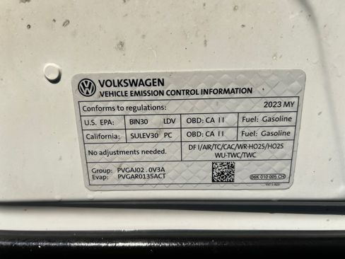 Used 2023 Volkswagen Tiguan SE R-Line image 42