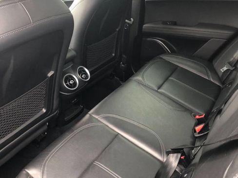 Used 2018 Alfa Romeo Stelvio AWD image 10