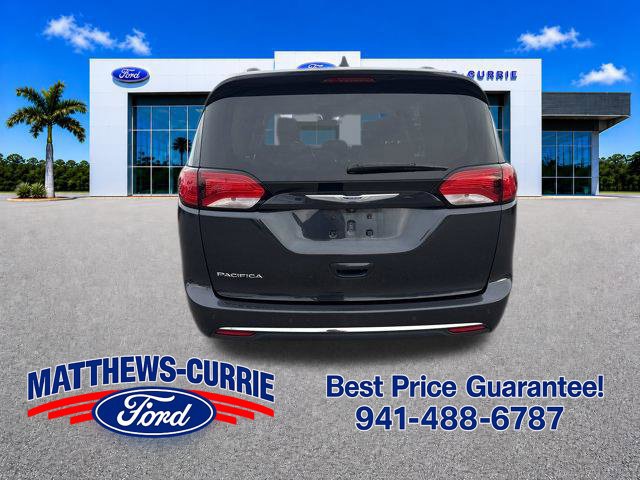 Used 2020 Chrysler Pacifica Touring-L FWD image 5