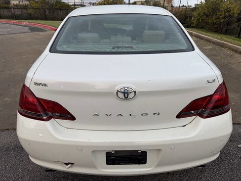 Used 2008 Toyota Avalon XLS image 6
