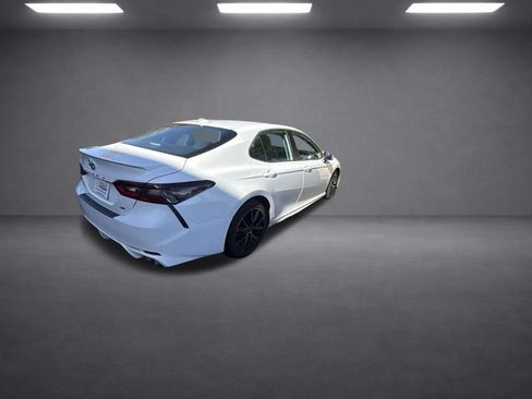 Used 2024 Toyota Camry SE FWD image 19