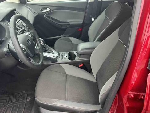 Used 2014 Ford Focus SE w/ SE Winter Package FWD image 15