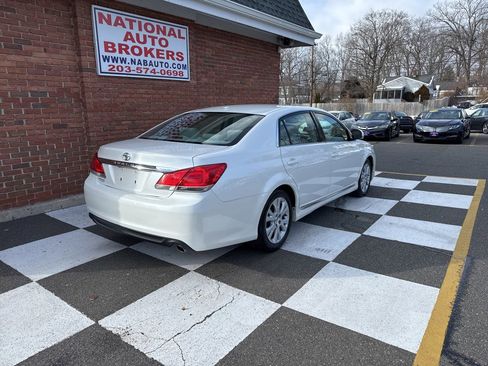 Used 2011 Toyota Avalon image 2