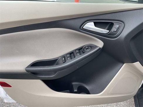 Used 2018 Ford Focus SE image 20