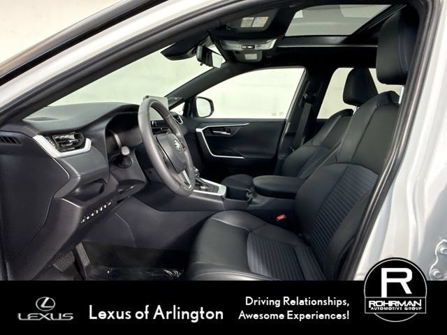 Used 2025 Toyota RAV4 XSE w/ Advanced Technology Package AWD/4WD image 5
