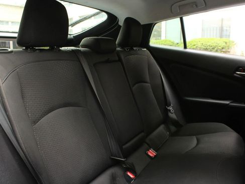 Used 2019 Toyota Prius LE w/ Carpet Mat Package FWD image 22