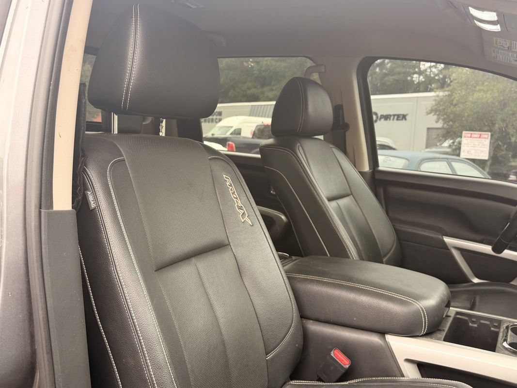 Used 2018 Nissan Titan PRO-4X w/ Pro-4x Convenience Package AWD/4WD image 14