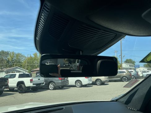 Used 2024 Mercedes-Benz GLE 350 4MATIC image 25