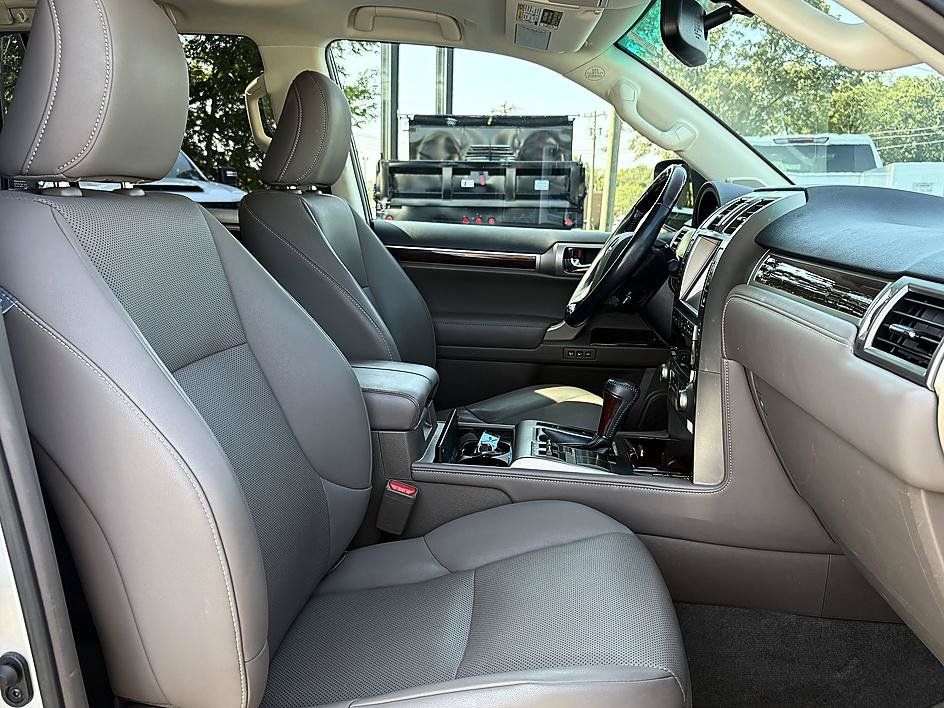 Used 2019 Lexus GX 460 Premium AWD/4WD image 12