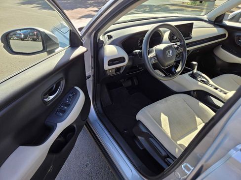 Used 2023 Honda HR-V LX image 19