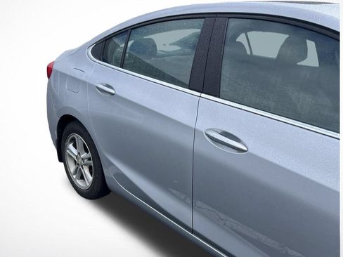 Used 2016 Chevrolet Cruze LT w/ Sun And Sound Package FWD image 7