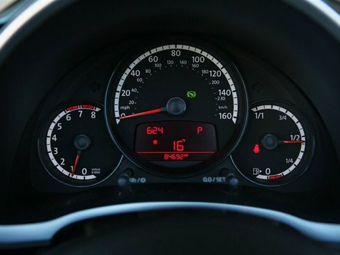 Used 2013 Volkswagen Beetle 2.5 image 22