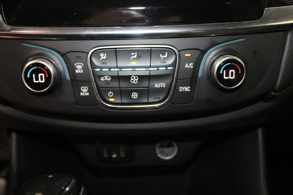 Used 2018 Chevrolet Traverse LT FWD image 46