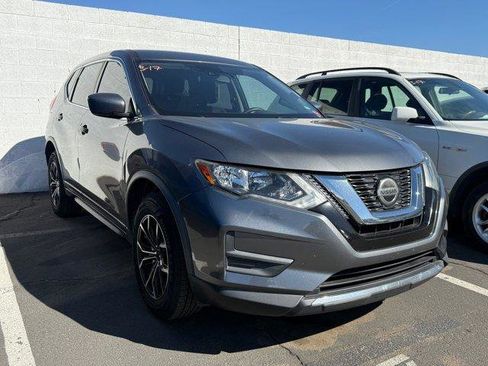 Used 2020 Nissan Rogue S image 2