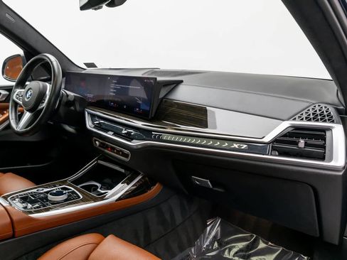 Used 2023 BMW X7 xDrive40i w/ Executive Package image 63