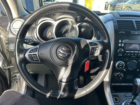 Used 2010 Suzuki Grand Vitara Limited image 18