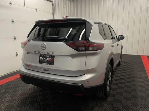 Used 2024 Nissan Rogue S image 14